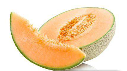 一家人吃冰镇哈密瓜视频,一家人的哈密瓜盛宴