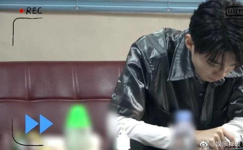 一边放歌一边吃瓜视频,解锁夏日休闲新姿势