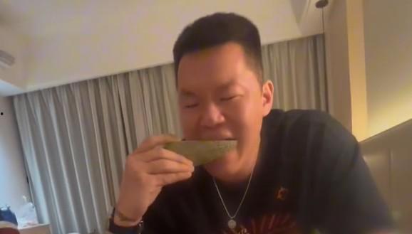 长视频解说吃瓜
